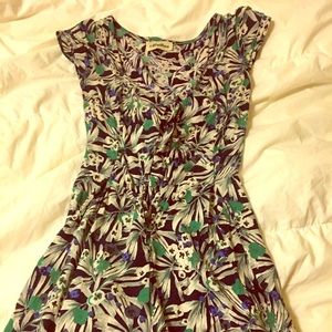 AlythenA blue floral romper